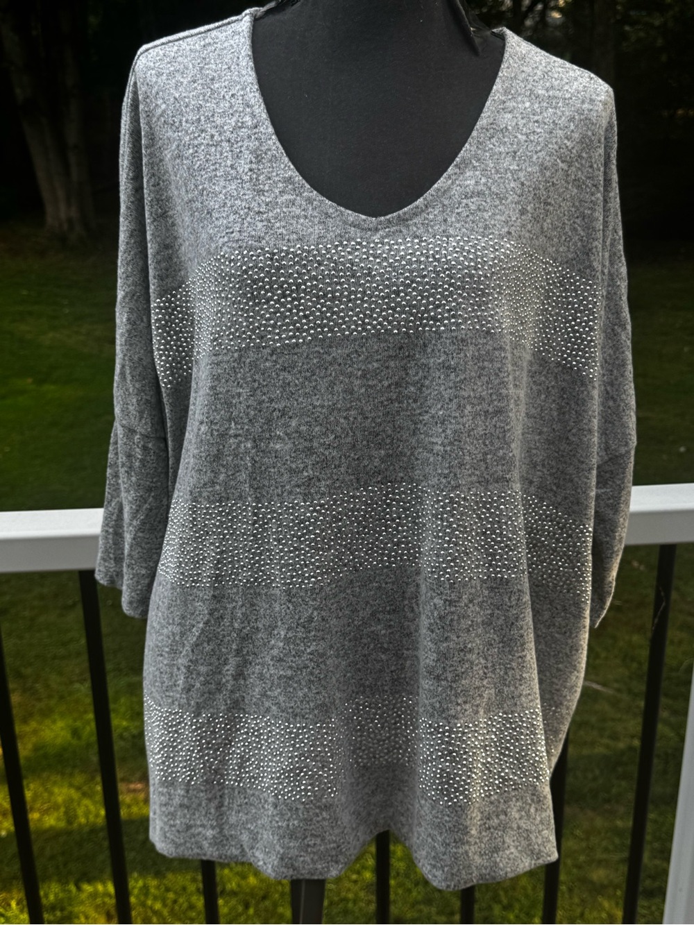 Jennifer Lopez New Gray Scoop Neck Studded Sweater Size Medium